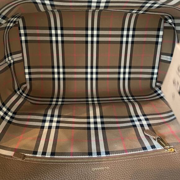 Burberry brand, new leather tote bag brown - Picture 4 of 6